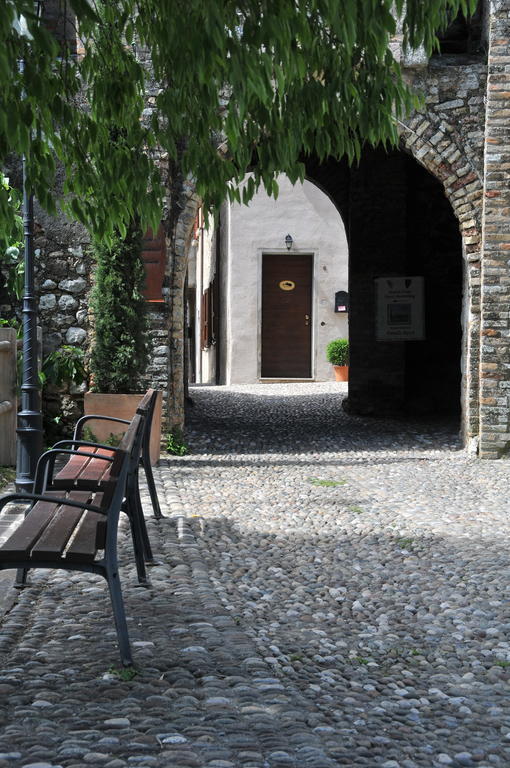 Bed & Breakfast Castello Padenghe sul Garda Exterior photo